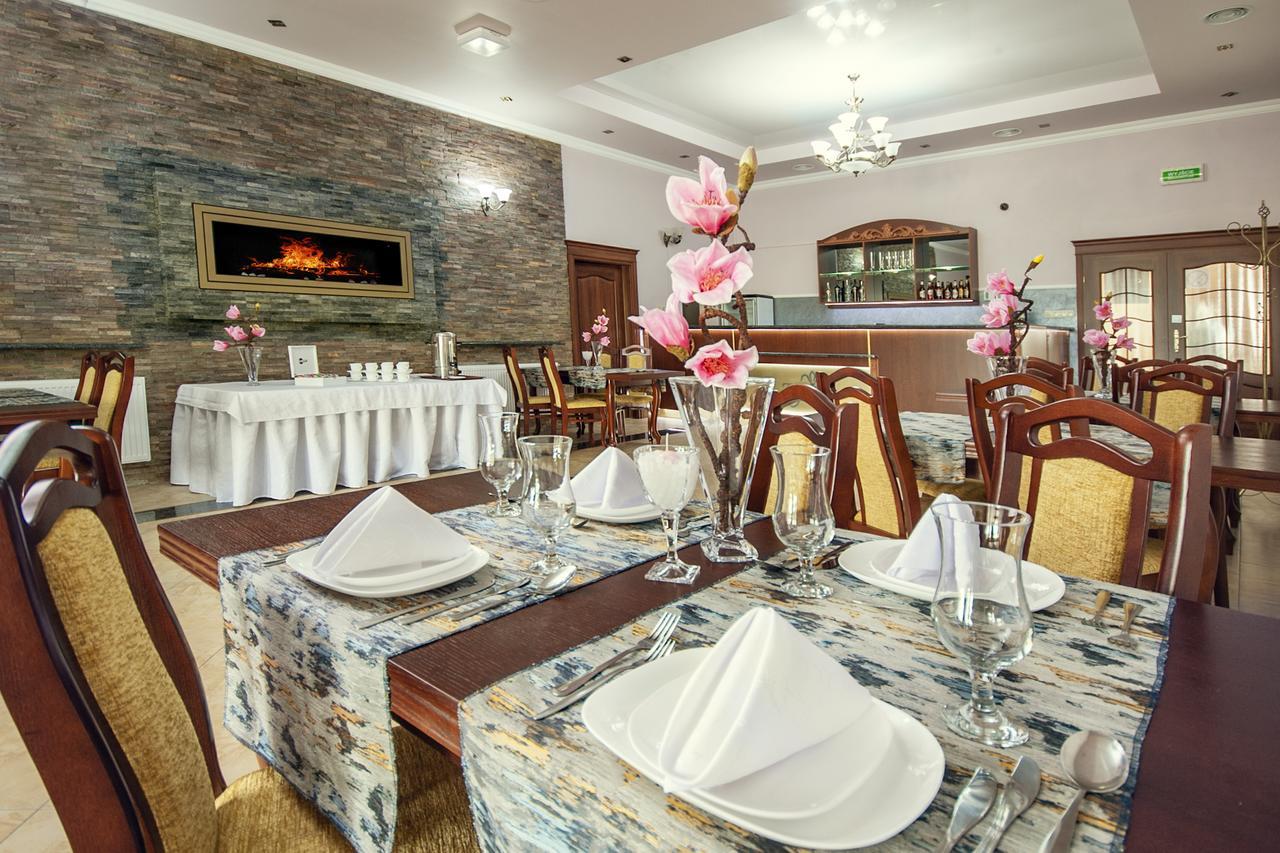 Hotel Irys Lublin Buitenkant foto
