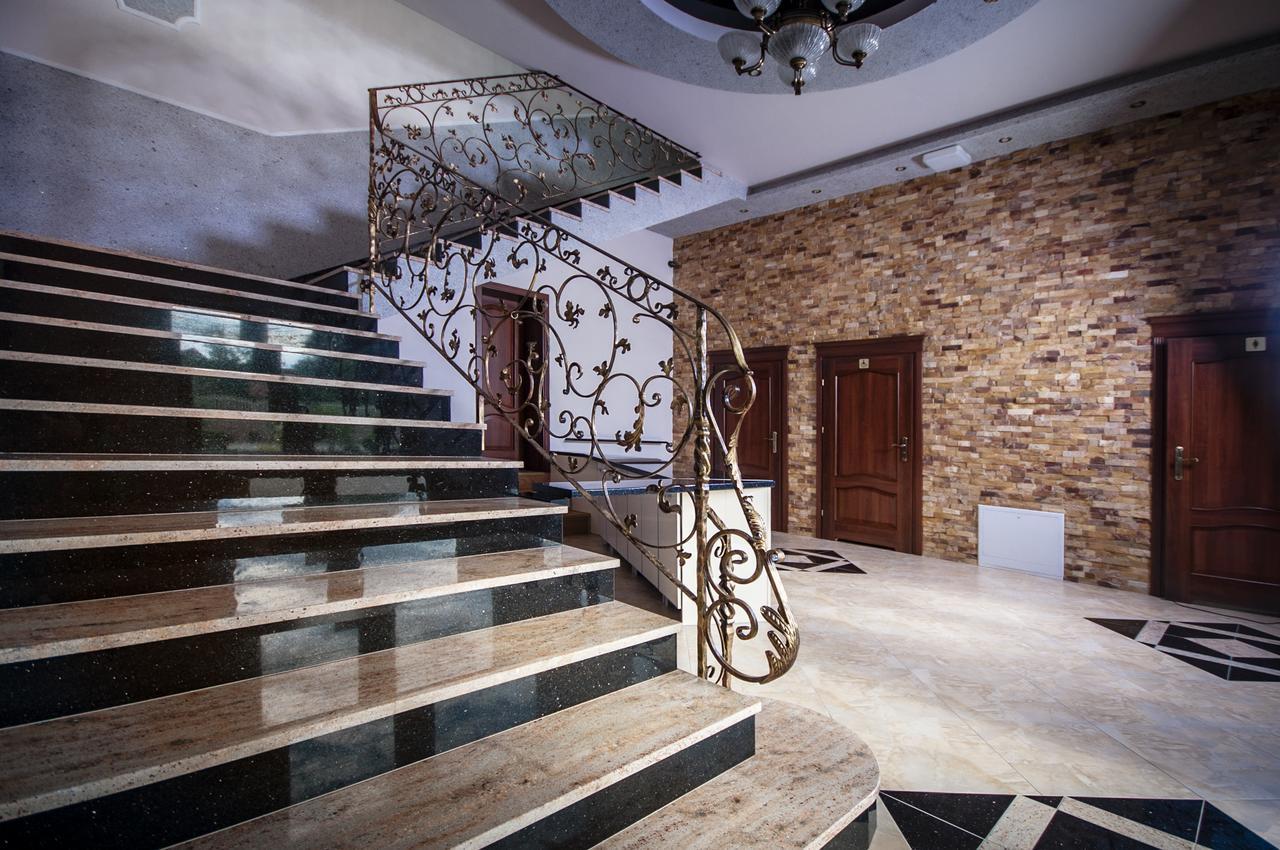 Hotel Irys Lublin Buitenkant foto