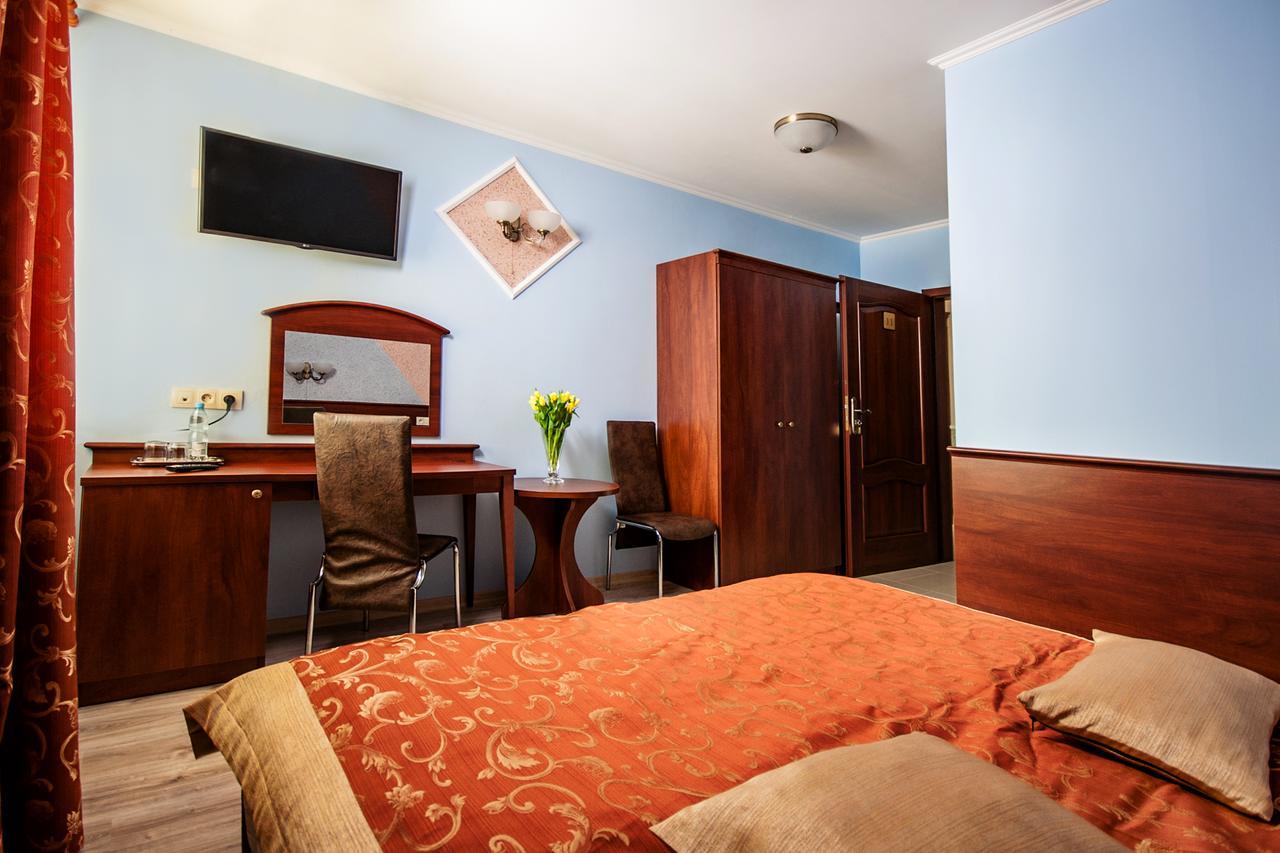 Hotel Irys Lublin Buitenkant foto