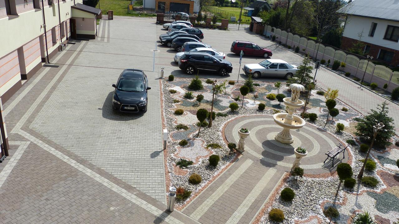 Hotel Irys Lublin Buitenkant foto