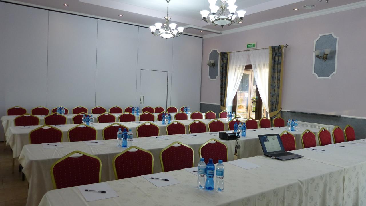 Hotel Irys Lublin Buitenkant foto