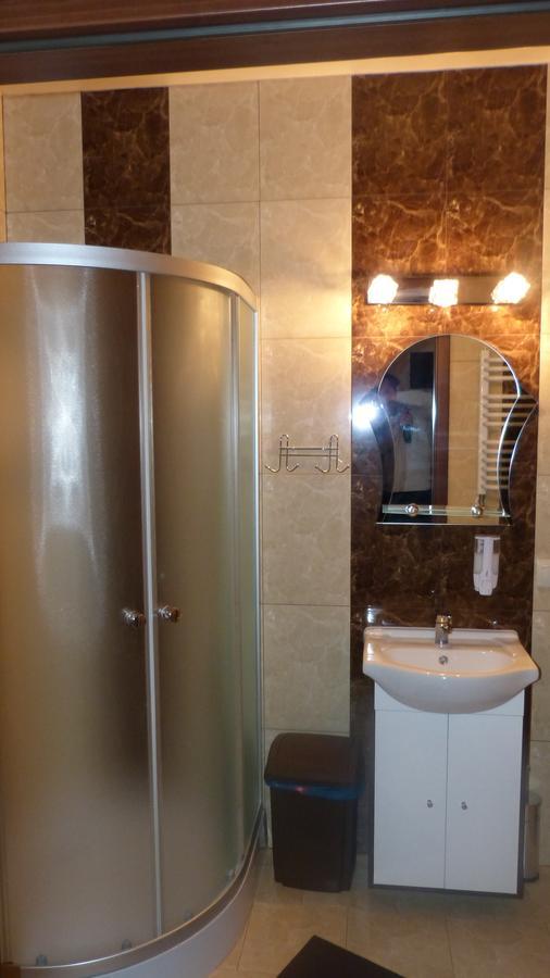 Hotel Irys Lublin Buitenkant foto