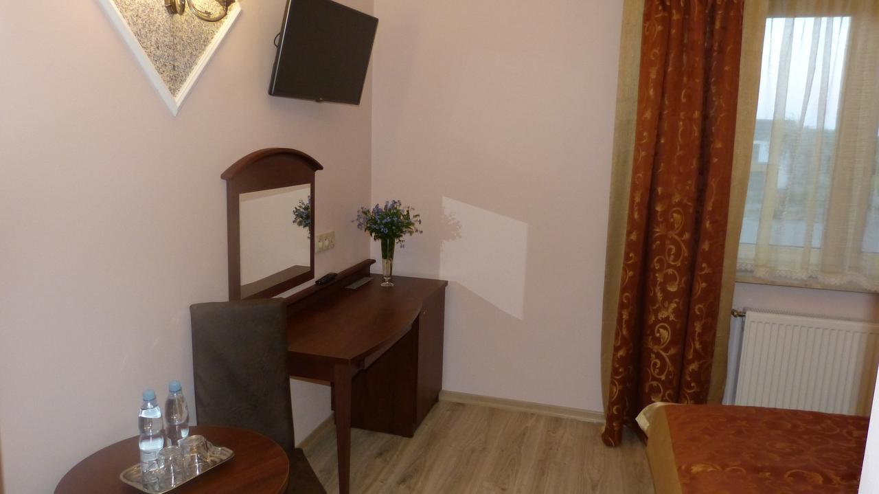 Hotel Irys Lublin Buitenkant foto